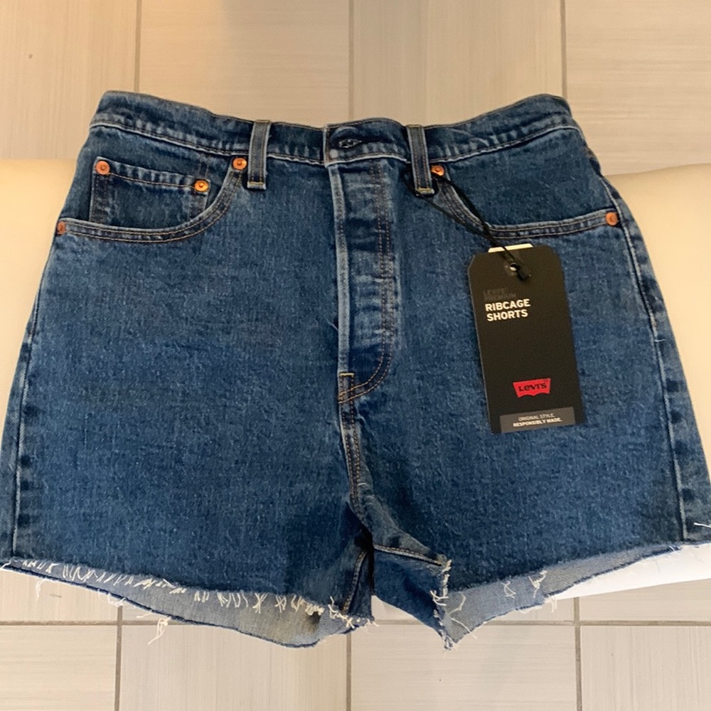 NWT Levi’s shorts